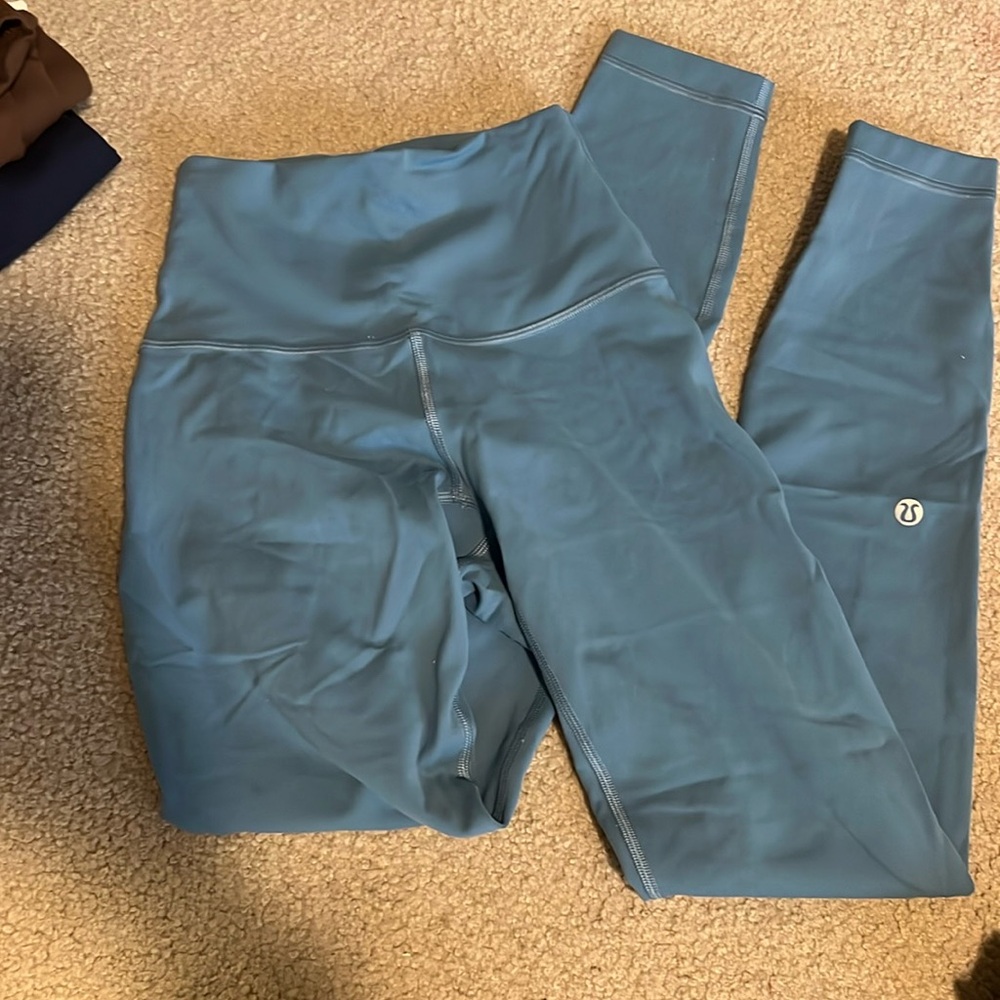 Lululemon fast and free.